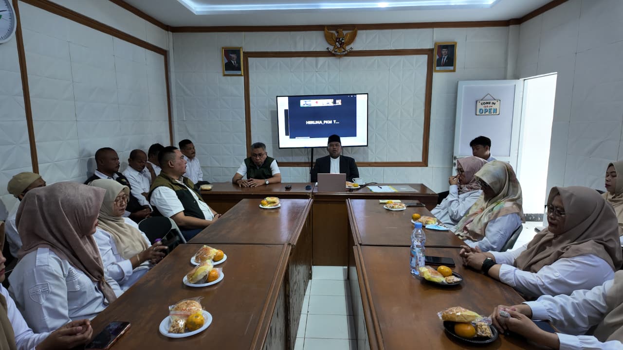 Suasana Taklim Aparatur di lingkungan Dinas Kesehatan Kabupaten Sumedang yang berlangsung khidmat